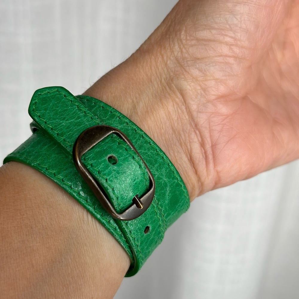 Balenciaga Triple Tour Wrap Bracelet. Too small for me. Perfect condition. - Picture 4 of 7